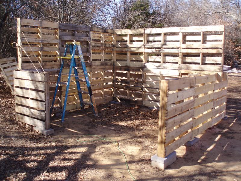 Learn To Build A Pallet Shed! - D.I.Y Bullseye